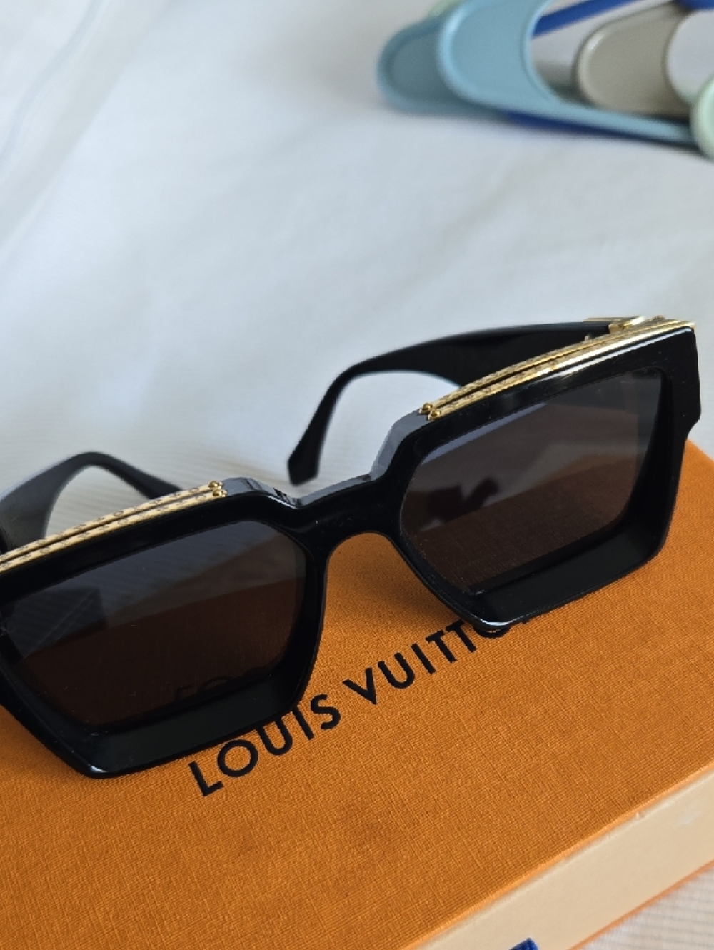 Louis Vuitton Millionaire Black and Gold  Sunglasses - Picture 2 of 8